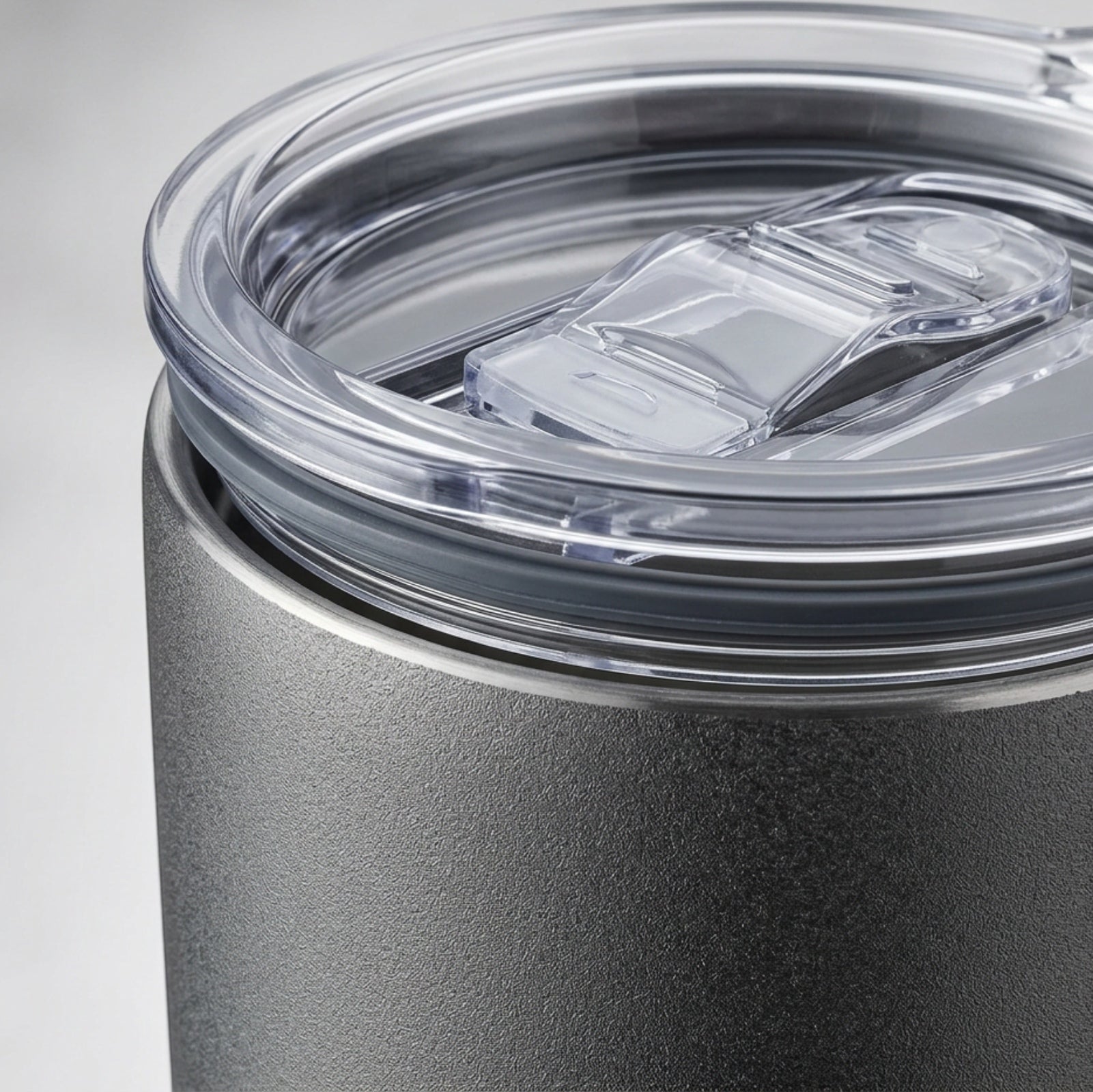 Vlykb Linecrest Insulated Tumbler 22 oz Graphite Slider Lid - Detail view
