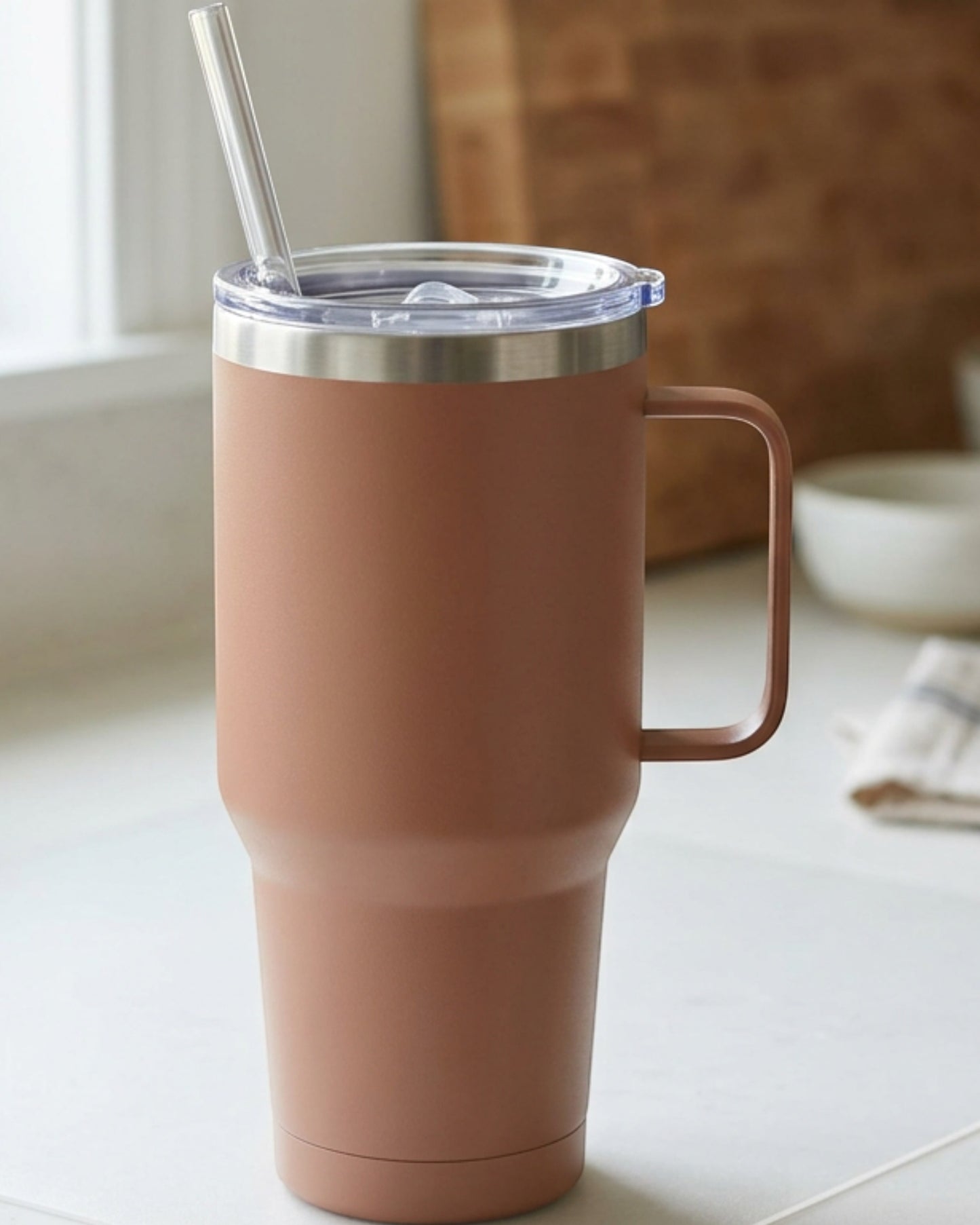 Vlykb Sidehold Insulated Tumbler 32 oz Clay Handle Straw Lid - Lifestyle view